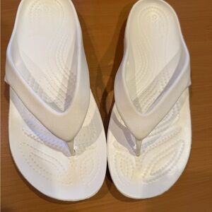 CROCS White Comfort Sandals